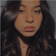 Sono una ragazza di 19 anni autodidatta. Lo spagnolo è la mia seconda lingua, riesco a parlarlo in maniera fluida e ne padroneggio grammatica e pronuncia